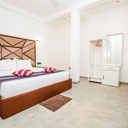 Kuma'S Hotel Weligama Exterior photo